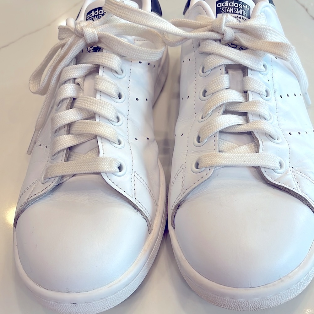 Men’s Adidas Stan Smith White leather Sneakers. Gently worn. Size 7